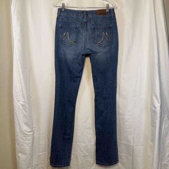Maurices Woman’s Mid-Rise Medium Wash Bootcut Jeans — 9/10 Long - Picture 11 of 13